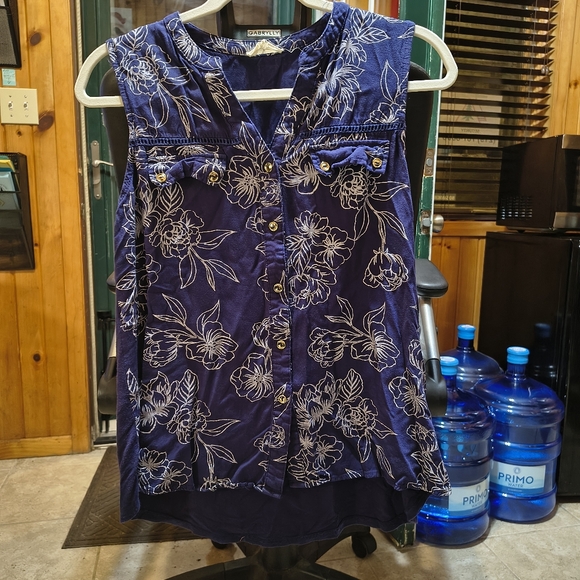 Elegant Navy Floral Sleeveless Blouse - Picture 1 of 11